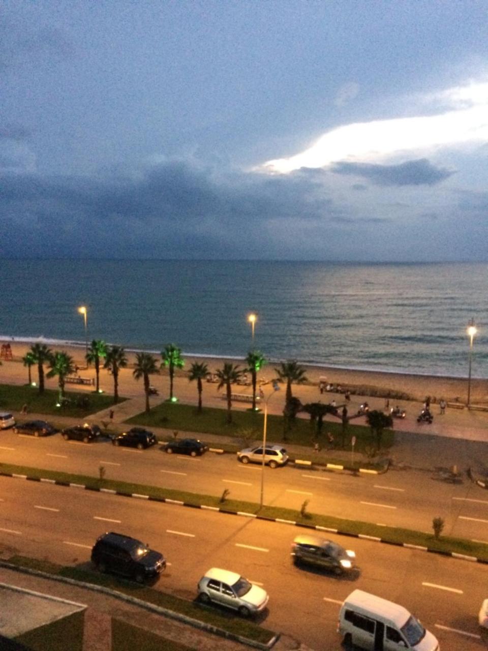 House On The Beach Batumi Luaran gambar